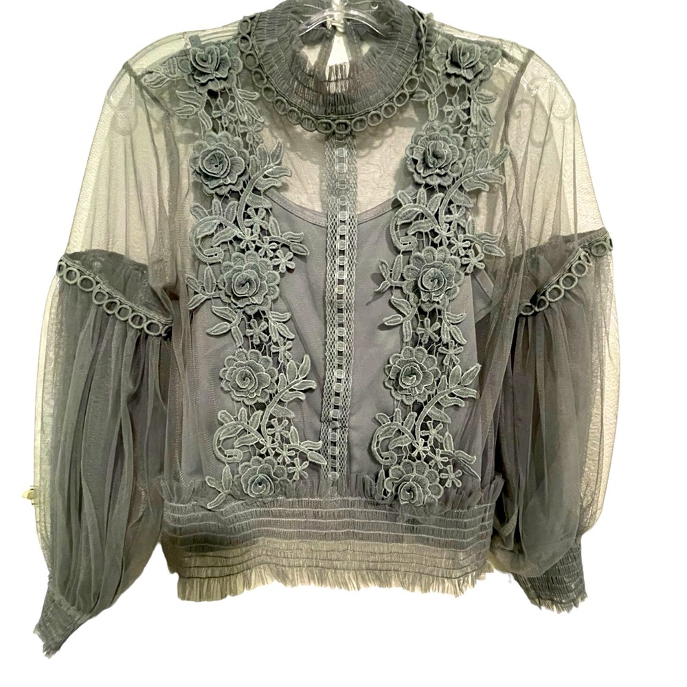 Beautiful appliqué blouse